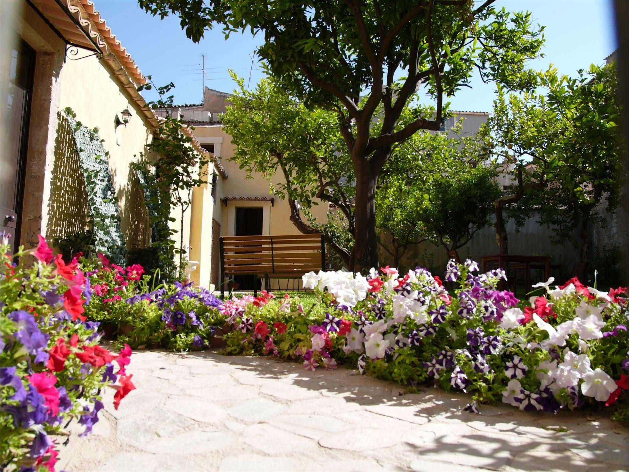 Il Giardino Del Barocco Bed and Breakfast Noto Eksteriør billede
