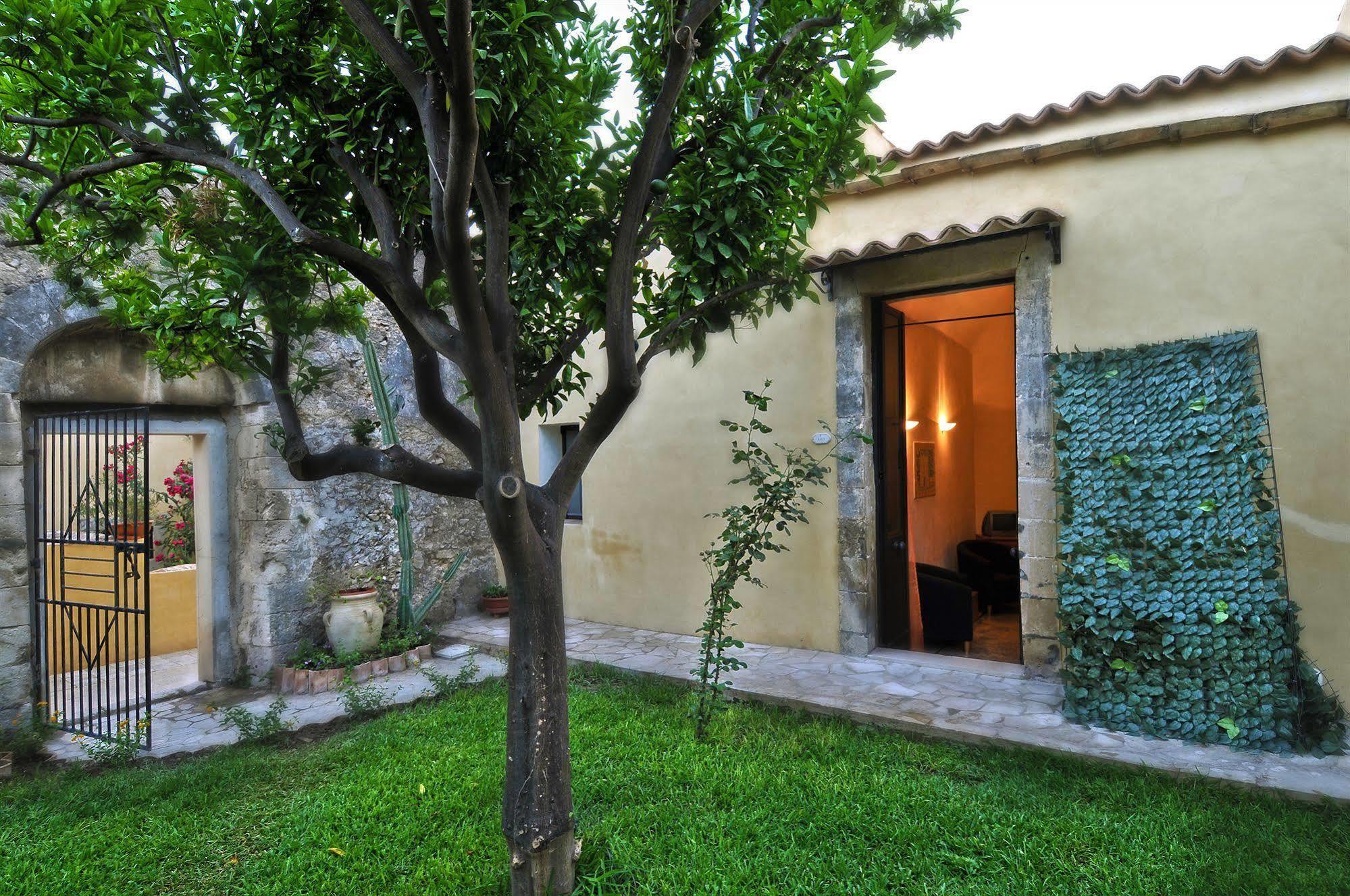 Il Giardino Del Barocco Bed and Breakfast Noto Eksteriør billede